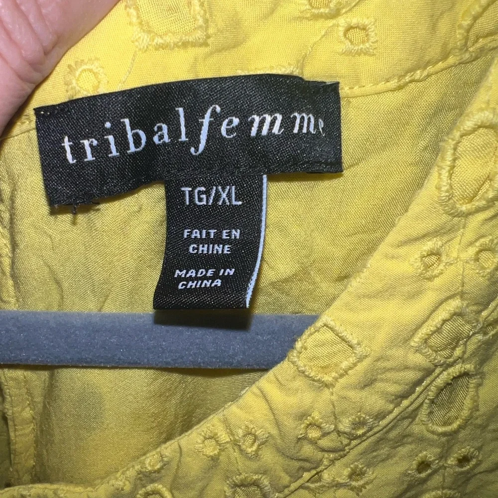 Tribal femme yellow eyelets detail dress - Picture 4 of 7